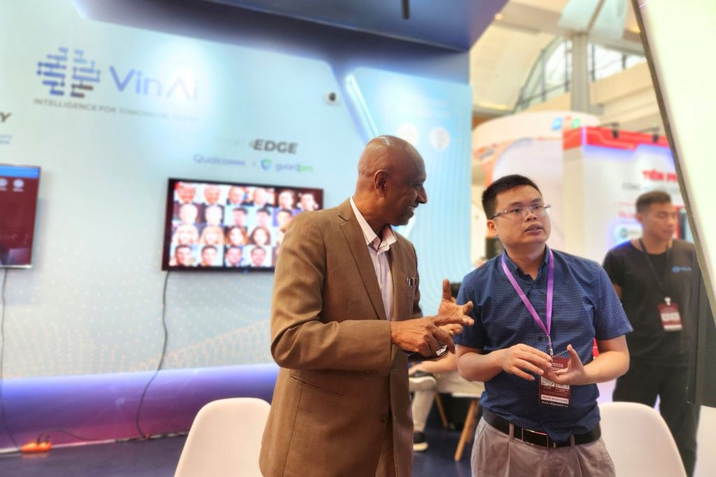 Attendees being interested in VinAI Generative AI product