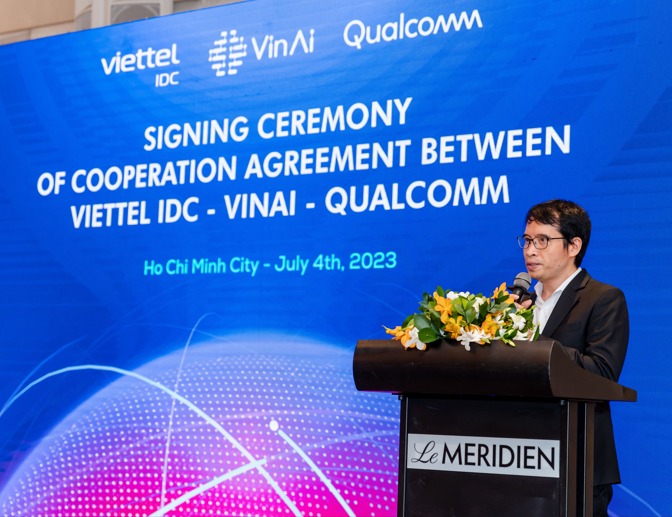 CEO VinAI, Dr. Bui Hai Hung, speaking in the MOU