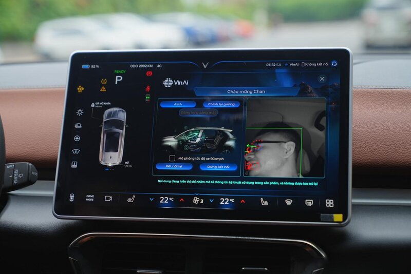inAI presented the groundbreaking Auto Mirror Adjustment feature